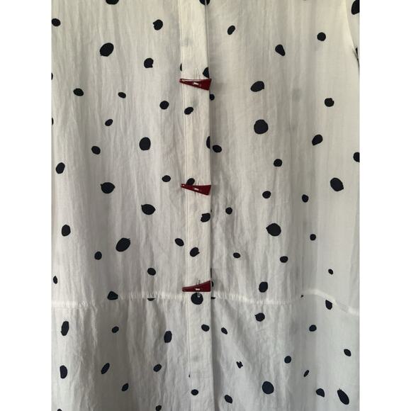 Ali Miles White and Black Polka Dot Tunic with Red Buttons Roll Tab Sleeves Sz M - Picture 3 of 6